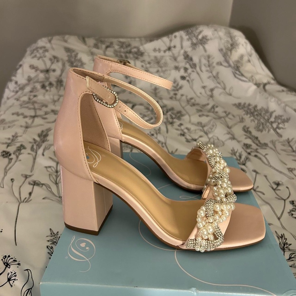 Windsor pink high heels brand new